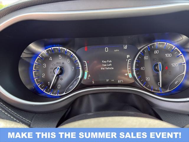2027 Chrysler Pacifica Select