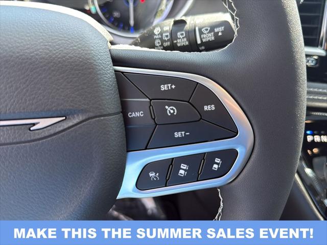2027 Chrysler Pacifica Select