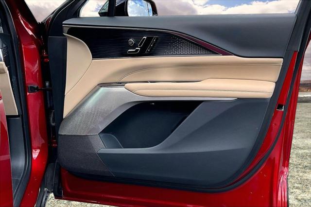 2024 Cadillac iQ Sport w/1SK