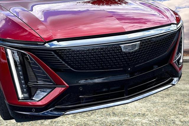 2024 Cadillac iQ Sport w/1SK