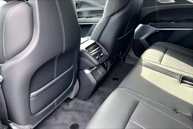 2024 Cadillac iQ Luxury w/1SE