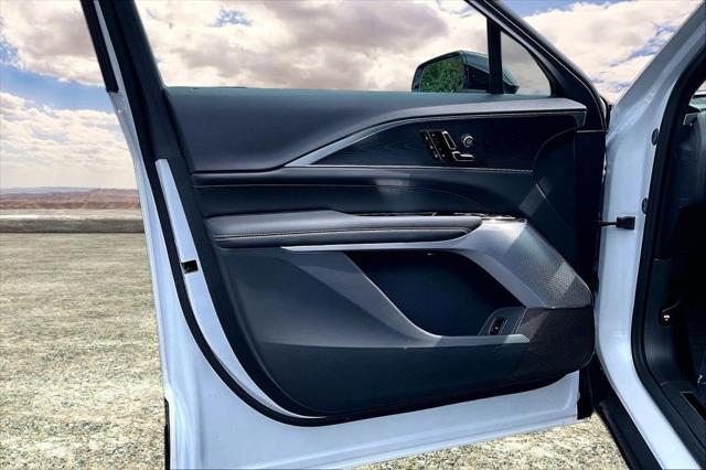 2024 Cadillac iQ Luxury w/1SE