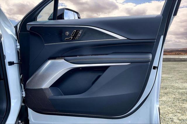 2024 Cadillac iQ Luxury w/1SE