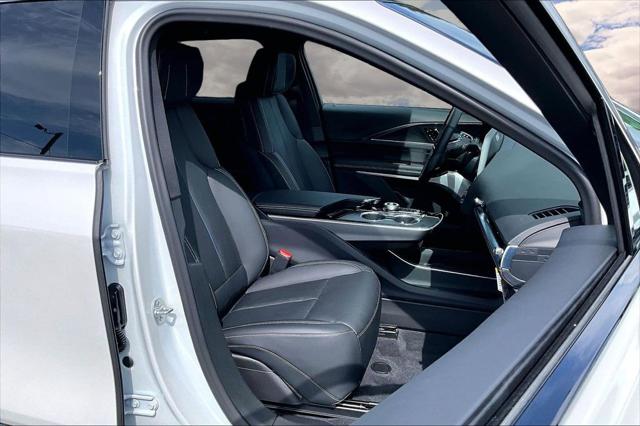 2024 Cadillac iQ Luxury w/1SE