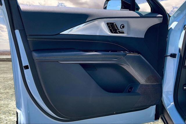 2024 Cadillac iQ Tech w/1SA