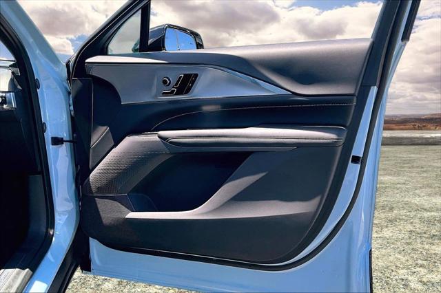 2024 Cadillac iQ Tech w/1SA