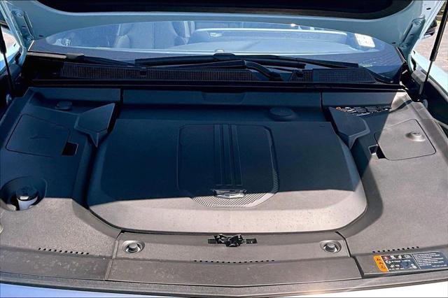 2024 Cadillac iQ Tech w/1SA