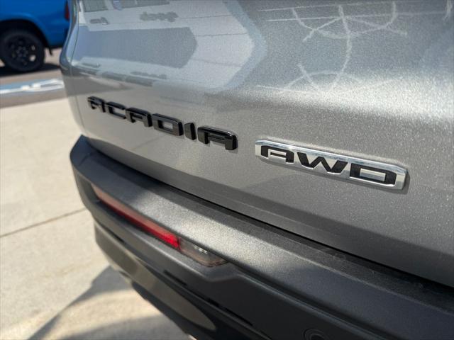2025 GMC Acadia AWD AT4
