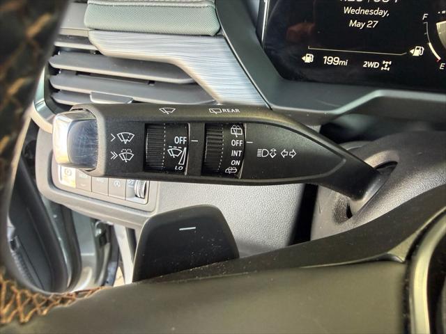 2025 GMC Acadia AWD AT4