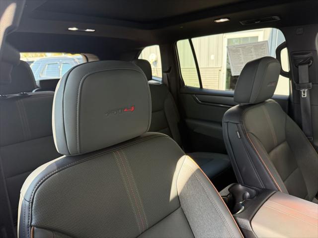 2025 GMC Acadia AWD AT4