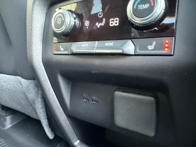 2025 GMC Acadia AWD AT4