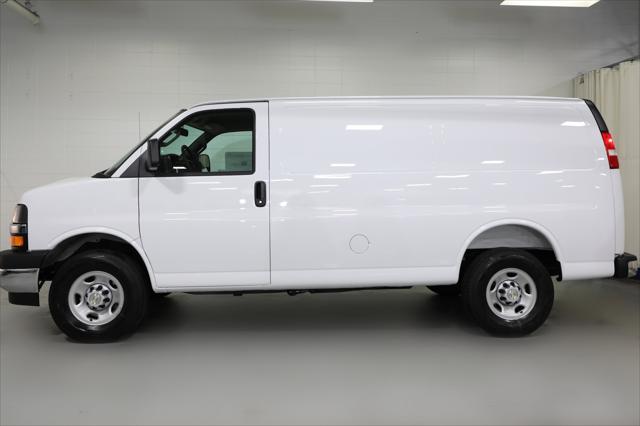 2026 Chevrolet Express Cargo Van 2500 Regular Wheelbase, WT, RWD