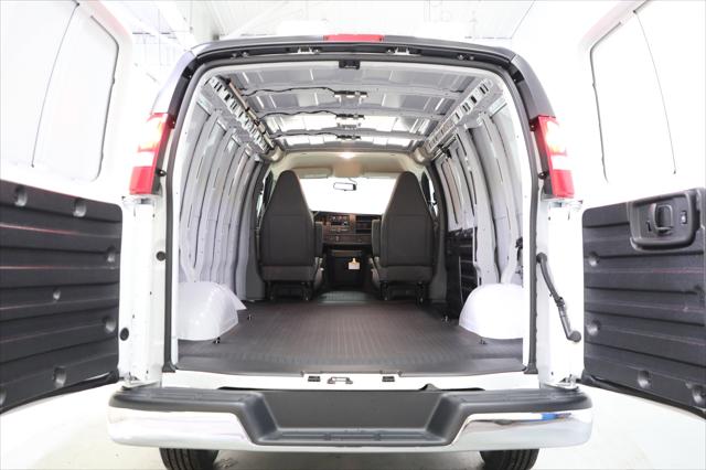 2026 Chevrolet Express Cargo Van 2500 Regular Wheelbase, WT, RWD