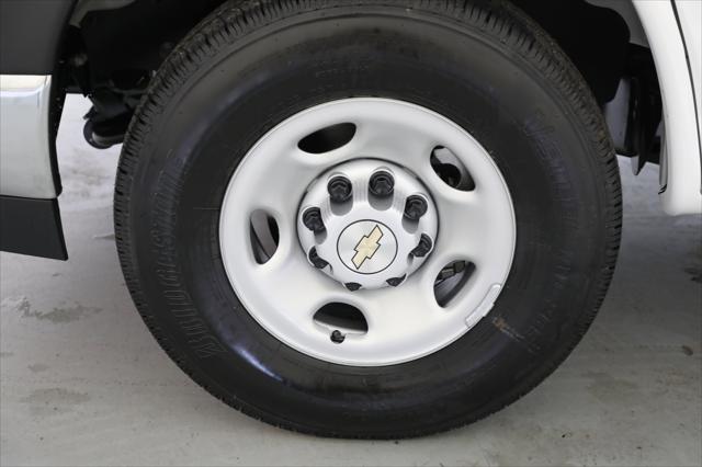 2026 Chevrolet Express Cargo Van 2500 Regular Wheelbase, WT, RWD