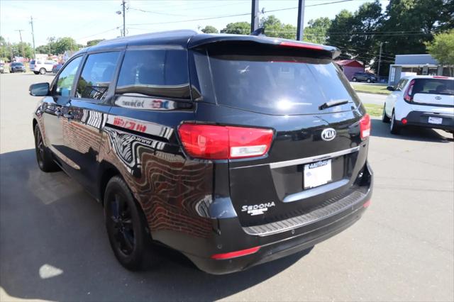 2018 Kia Sedona LX FWD