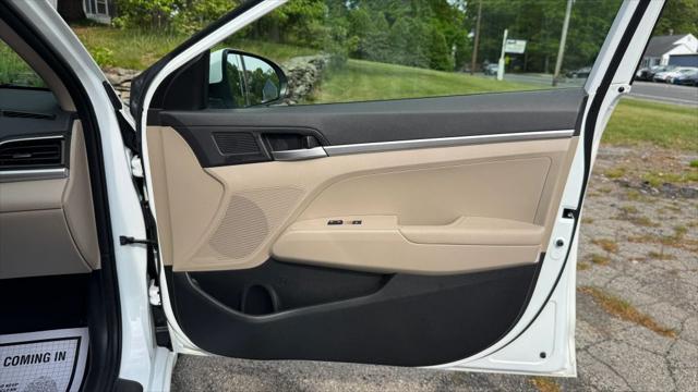 2019 Hyundai Elantra SE