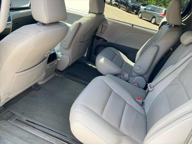 2017 Toyota Sienna XLE 8 Passenger