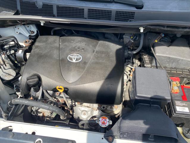 2017 Toyota Sienna XLE 8 Passenger