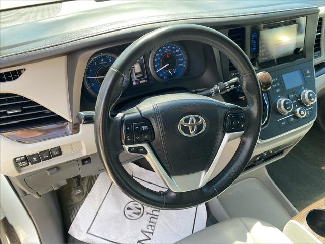2017 Toyota Sienna XLE 8 Passenger