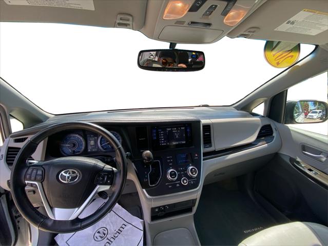2017 Toyota Sienna XLE 8 Passenger