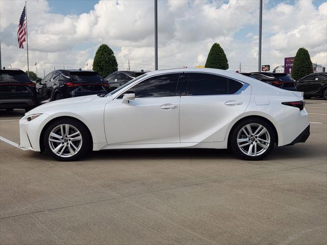 2024 Lexus IS 300 - Photo 4