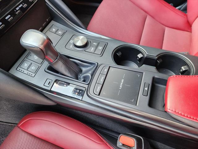 2024 Lexus IS 300 - Photo 20