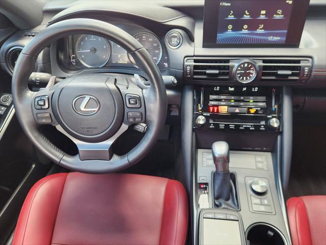 2024 Lexus IS 300 - Photo 28