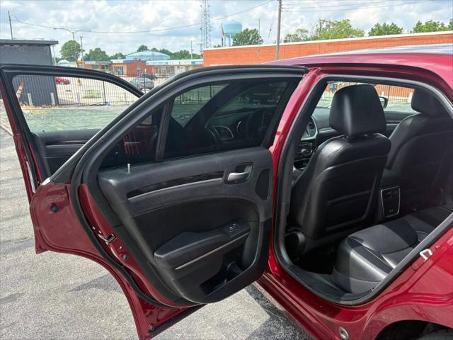 2016 Chrysler 300 Limited