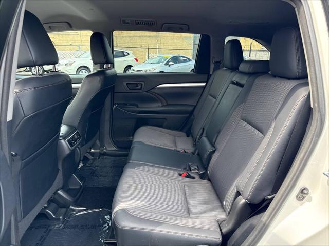2016 Toyota Highlander LE Plus V6