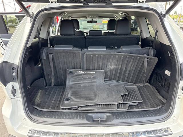 2016 Toyota Highlander LE Plus V6