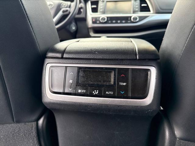2016 Toyota Highlander LE Plus V6