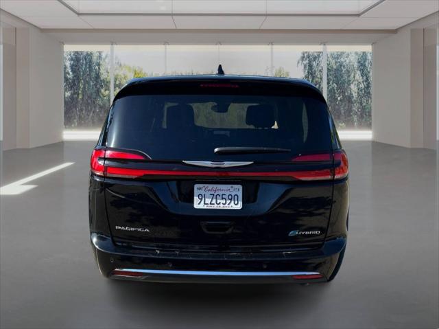 2024 Chrysler Pacifica Hybrid Select