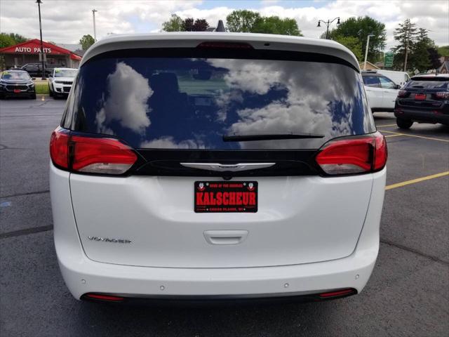 2025 Chrysler Voyager LX
