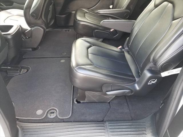 2025 Chrysler Voyager LX