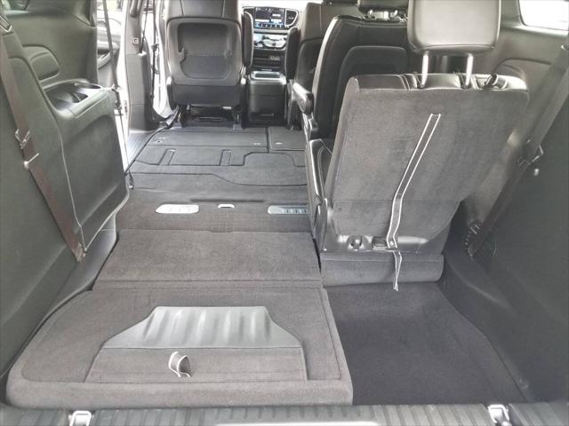 2025 Chrysler Voyager LX