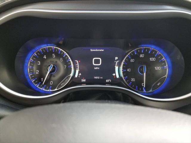 2025 Chrysler Voyager LX