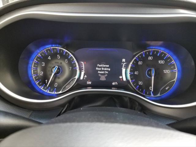2025 Chrysler Voyager LX