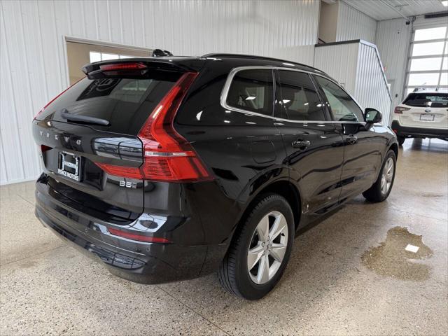 2022 Volvo XC60 B5 Momentum