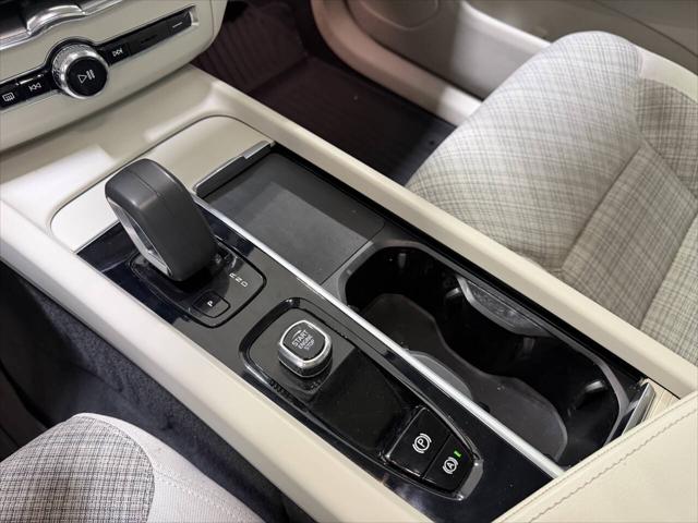 2022 Volvo XC60 B5 Momentum