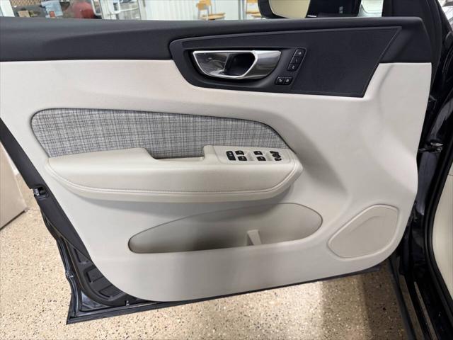 2022 Volvo XC60 B5 Momentum
