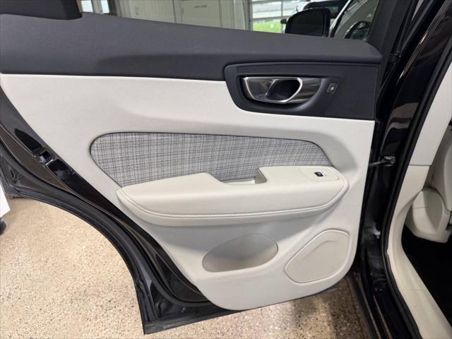 2022 Volvo XC60 B5 Momentum