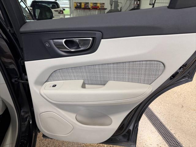 2022 Volvo XC60 B5 Momentum