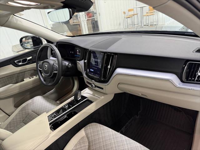 2022 Volvo XC60 B5 Momentum