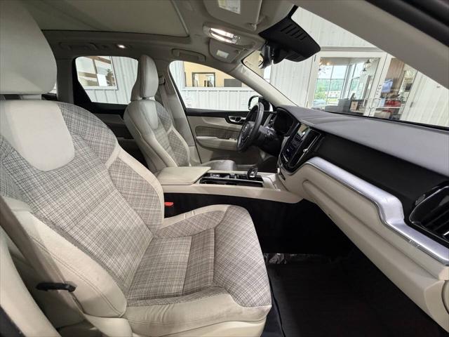 2022 Volvo XC60 B5 Momentum