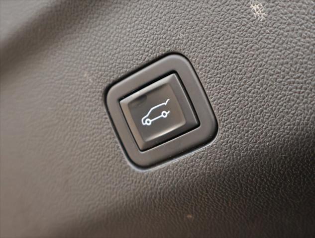 2024 Chevrolet Suburban 4WD LT