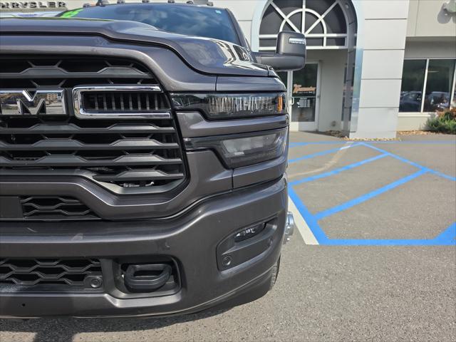 2025 Ram 3500 Big Horn Crew Cab 4x4 8' Box