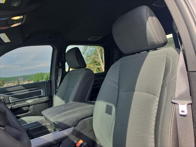 2025 Ram 3500 Big Horn Crew Cab 4x4 8' Box