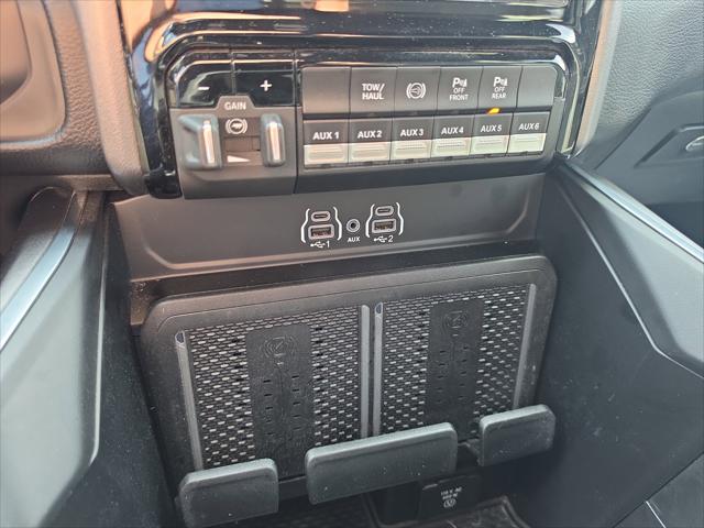 2025 Ram 3500 Big Horn Crew Cab 4x4 8' Box