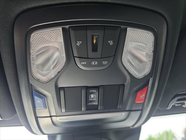 2025 Ram 3500 Big Horn Crew Cab 4x4 8' Box