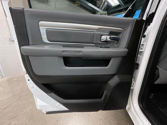 2019 Ram 1500 Classic SLT Crew Cab 4x4 5'7" Box